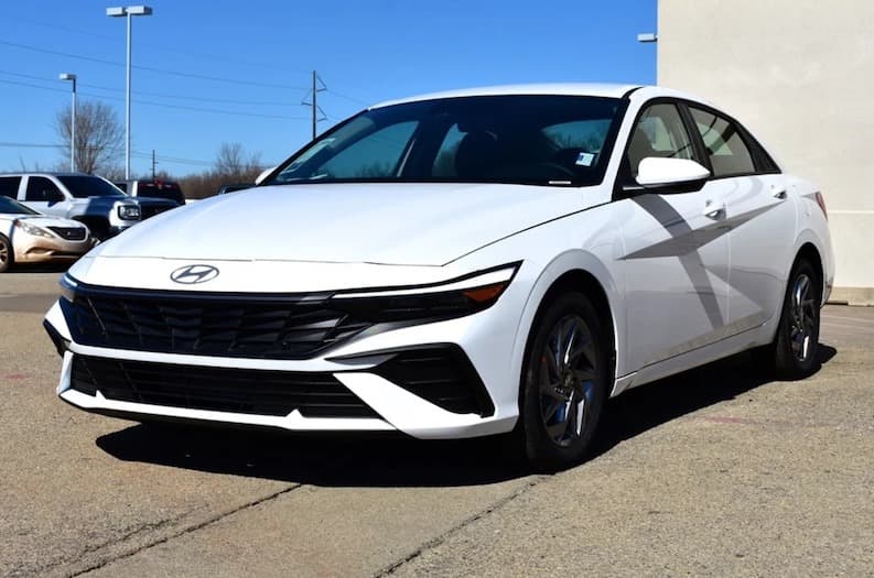 Hyundai auto body repair in Los Angeles at Mac Auto Collision