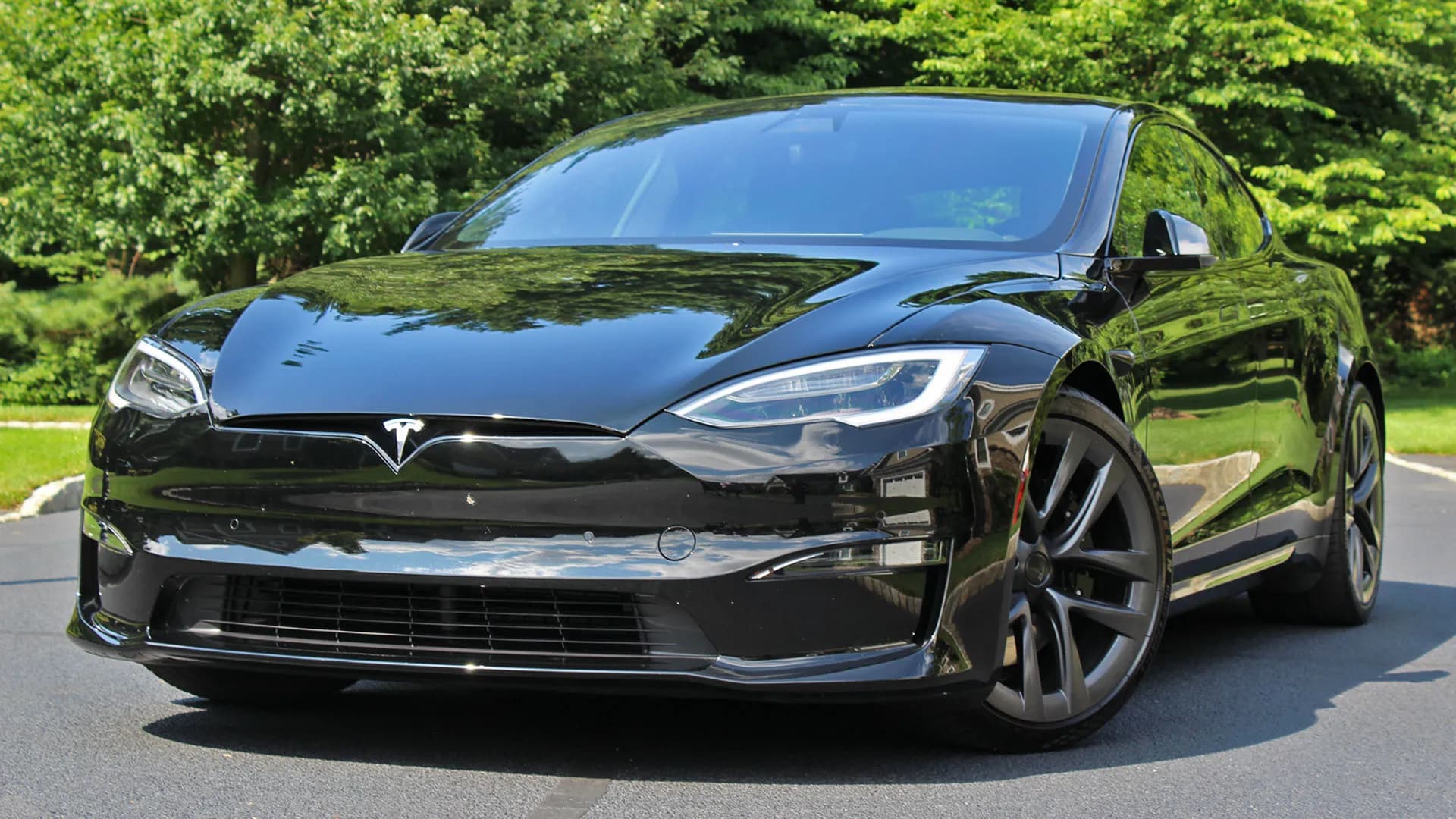 Tesla auto body repair in Los Angeles at Mac Auto Collision