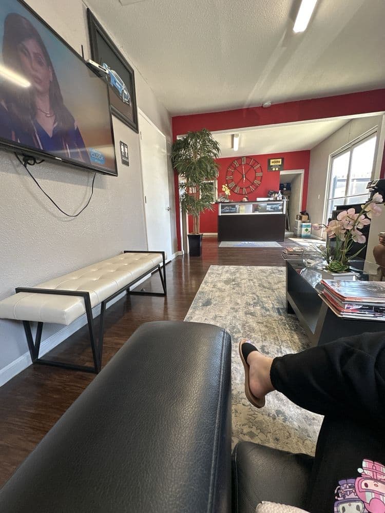 Customer area at Mac Auto Collision