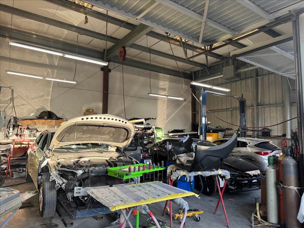 Mac Auto Collision shop floor in Los Angeles